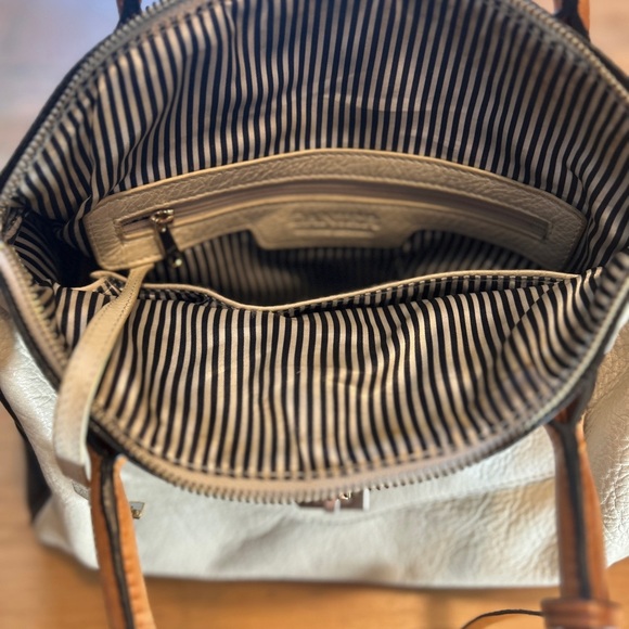 Danier Genuine Leather Luxury Cream and Tan Women's Handbag Like new - Picture 7 of 10
